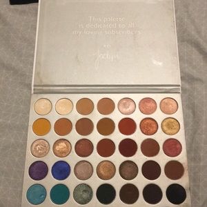 Jaclyn Hill Palette